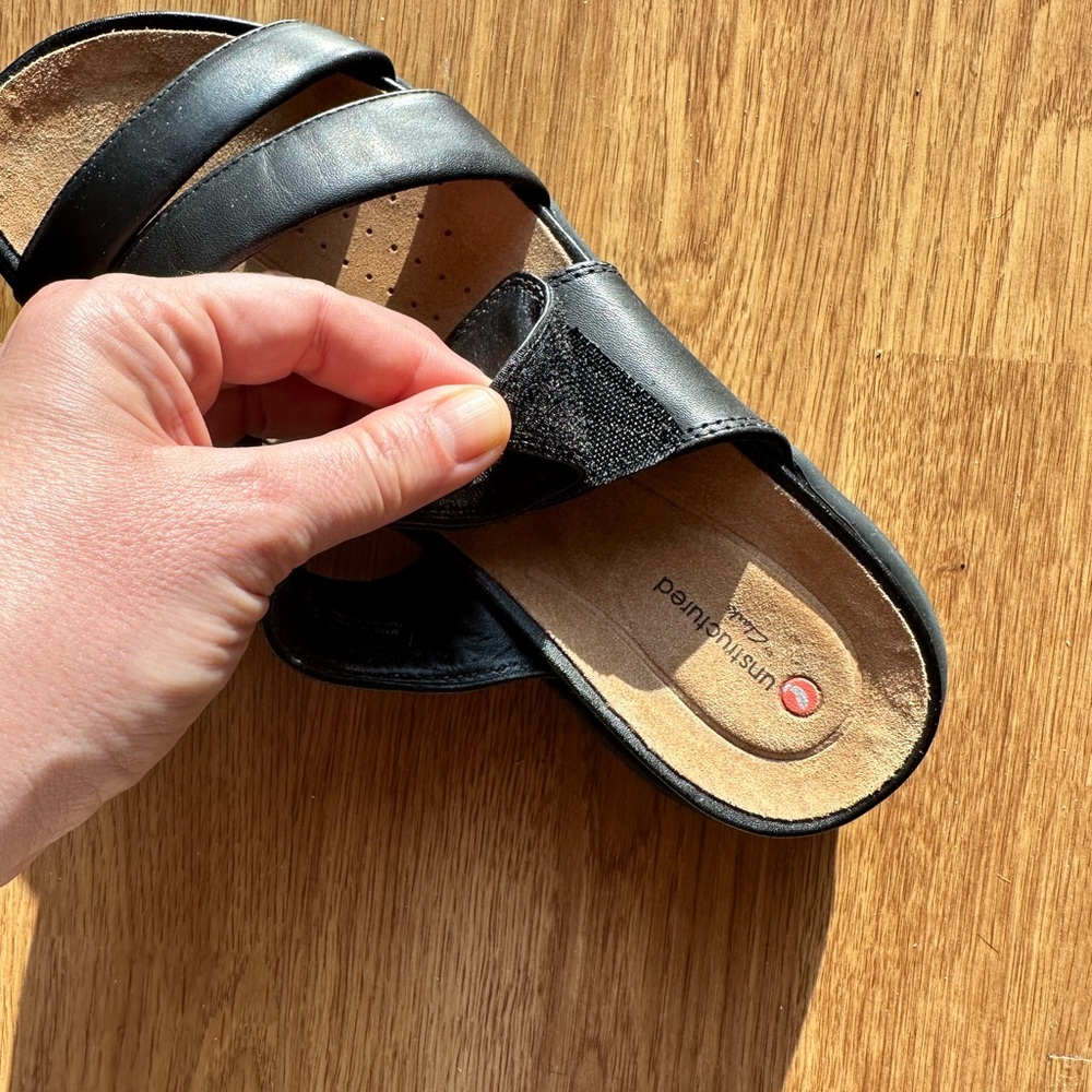 Like New Clark’s Unstructured Adjustable Velcro L… - image 5